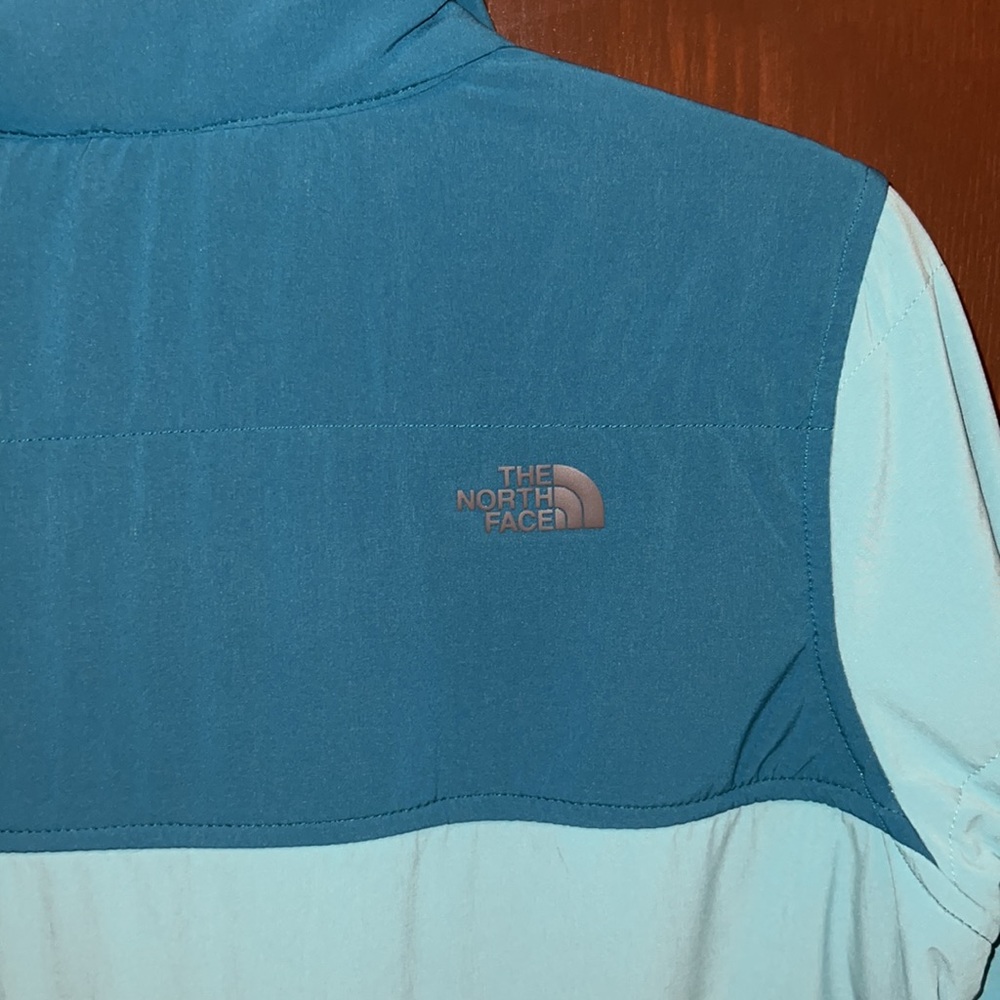 North Face Pull-Over - Picture 5 of 5